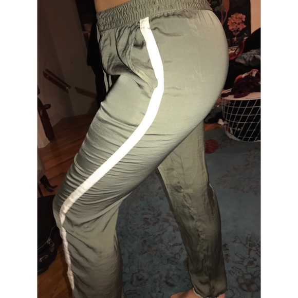 AERIE GREEN LOUNGE PANTS - Picture 1 of 5